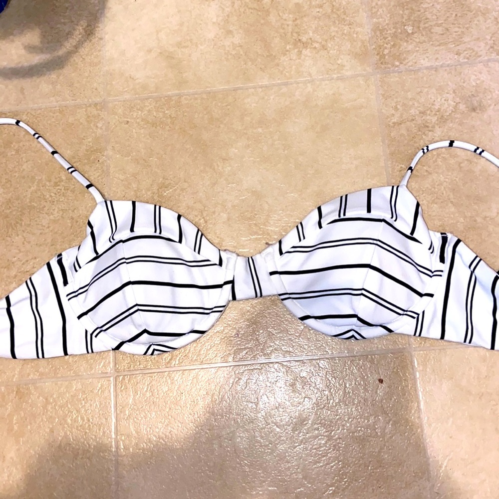 5/$25😊 pacsun L.A hearts bikini top